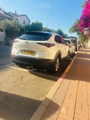 מודעת רכב מאזדה CX-30