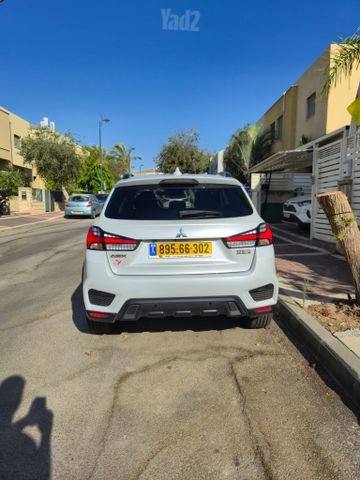 מודעת רכב מיצובישי ASX