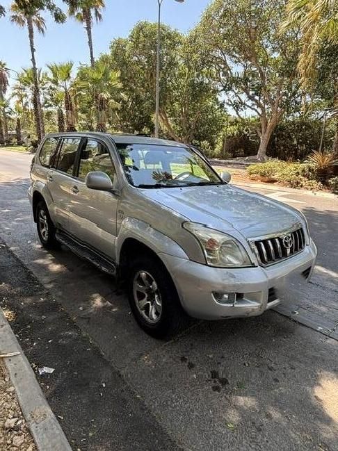 טויוטה לנד קרוזר