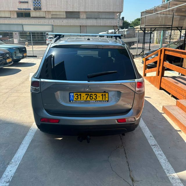 מיצובישי אאוטלנדר