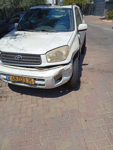 טויוטה RAV4