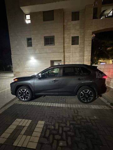 טויוטה RAV4