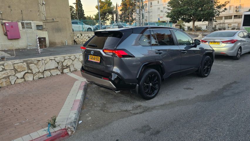 טויוטה RAV4