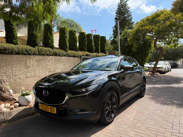 מודעת רכב מאזדה CX-30