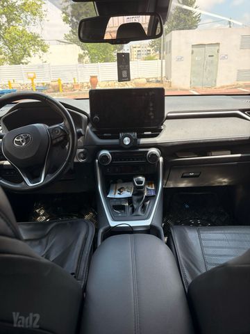 טויוטה RAV4