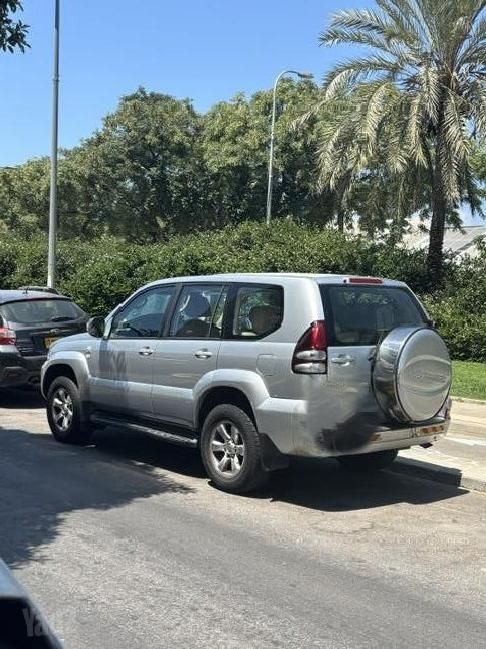 טויוטה לנד קרוזר