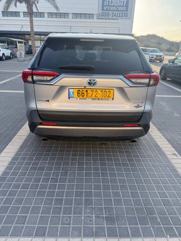 טויוטה RAV4