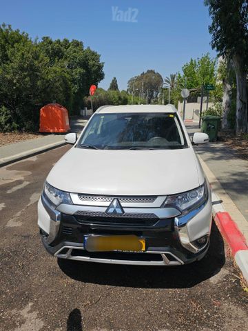 מיצובישי אאוטלנדר