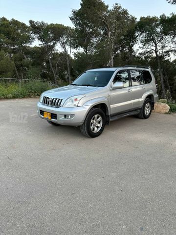 טויוטה לנד קרוזר