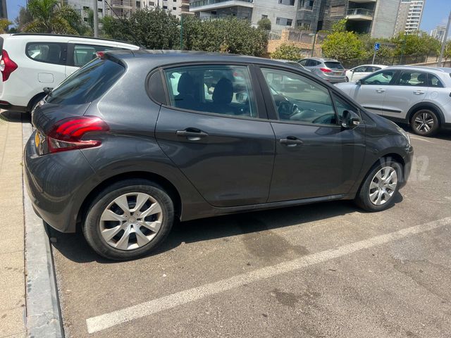 פיג'ו 208