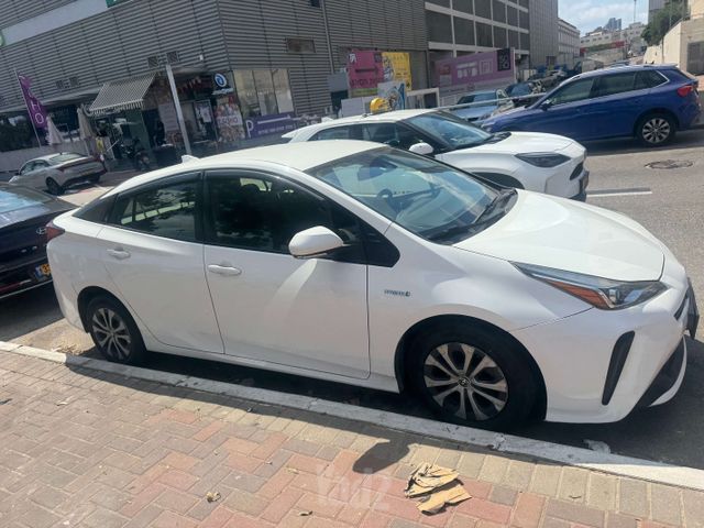 טויוטה פריוס