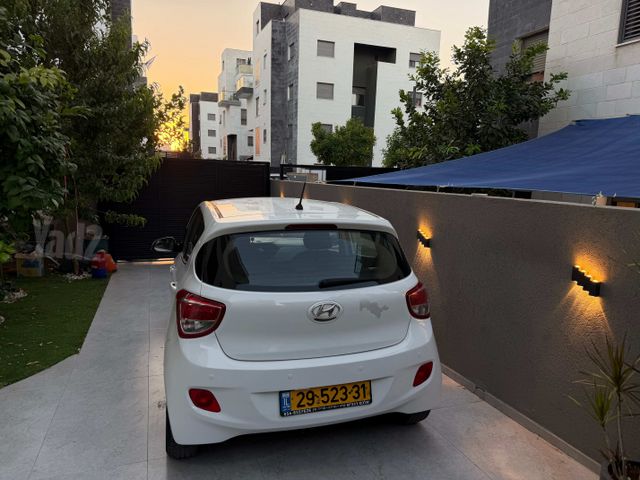 יונדאי i10
