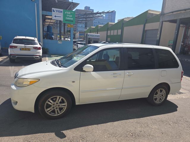 מודעת רכב מאזדה MPV