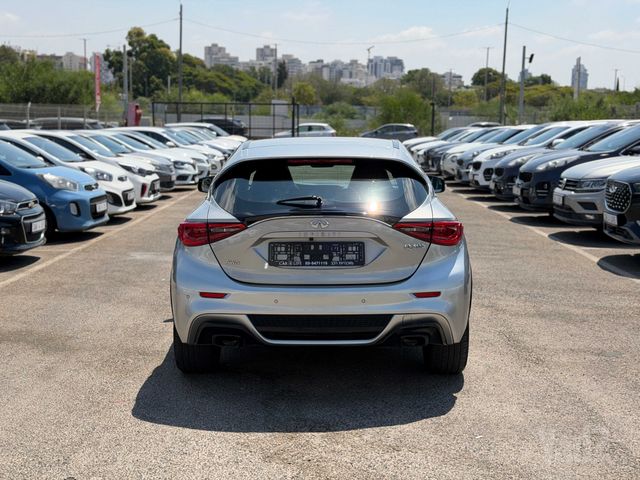 אינפיניטי Q30