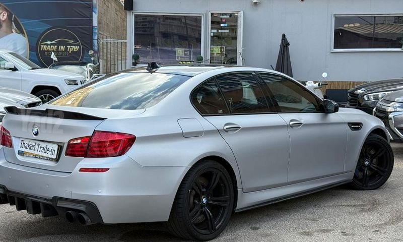 ב מ וו M5
