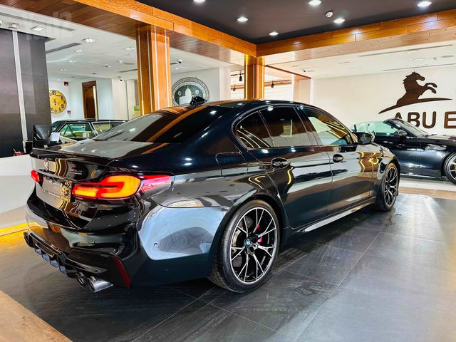 ב מ וו M5
