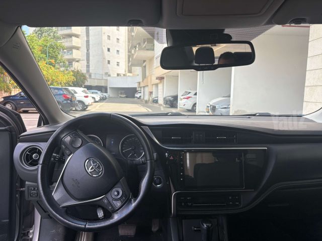 טויוטה קורולה