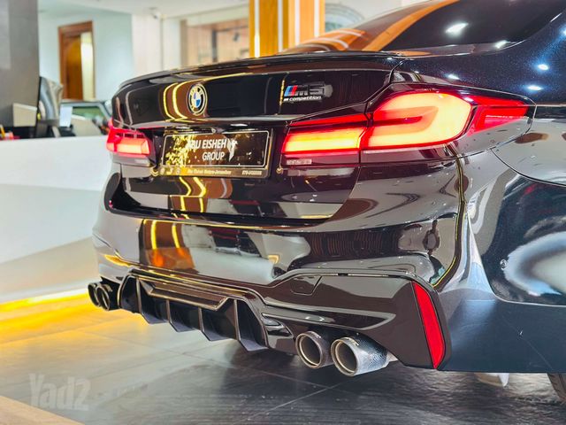 ב מ וו M5