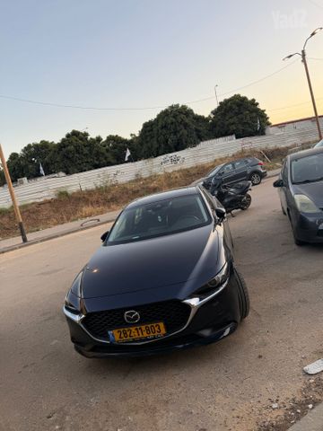 מודעת רכב מאזדה 3