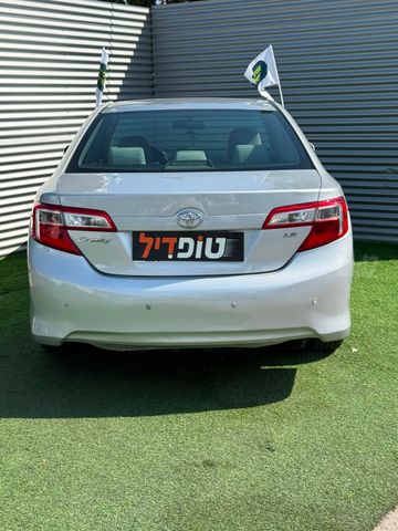 טויוטה קאמרי
