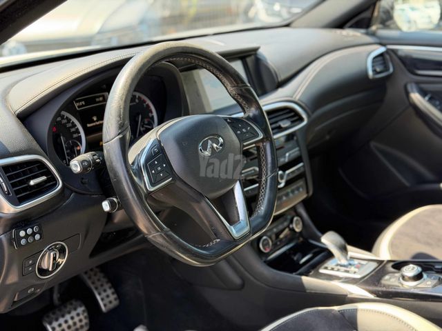 אינפיניטי Q30