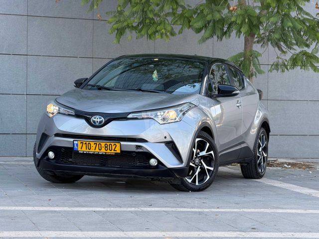 מודעת רכב טויוטה C-HR