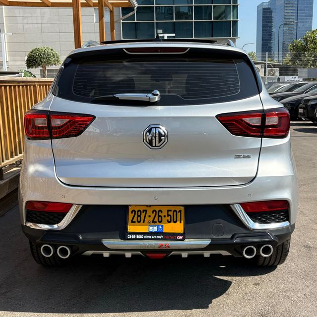 אם ג'י ZS
