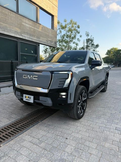 ג'י.אם.סי סיירה EV