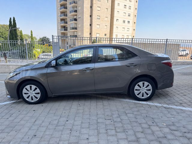 טויוטה קורולה