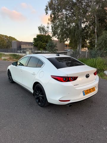 מאזדה 3