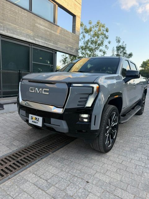 מודעת רכב ג'י.אם.סי סיירה EV