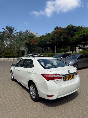 טויוטה קורולה