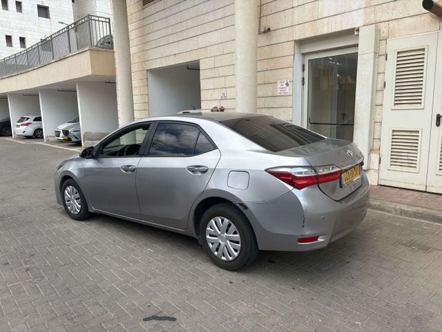 טויוטה קורולה