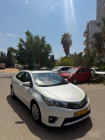 מודעת רכב טויוטה קורולה