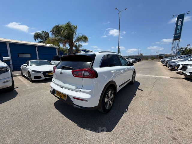קיה נירו