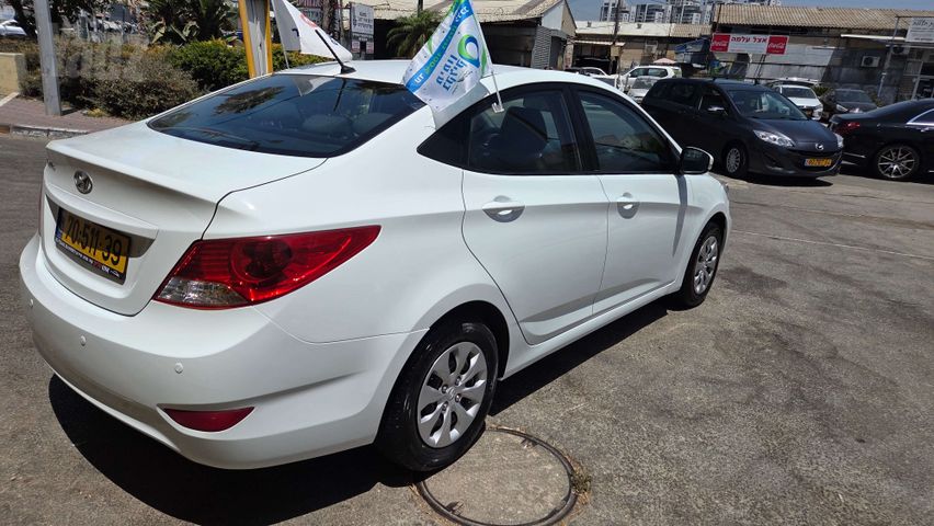 יונדאי אקסנט i25