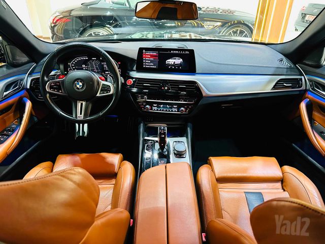 ב מ וו M5