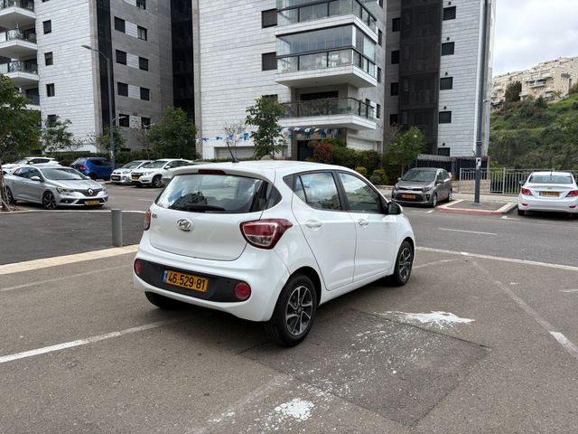 יונדאי i10