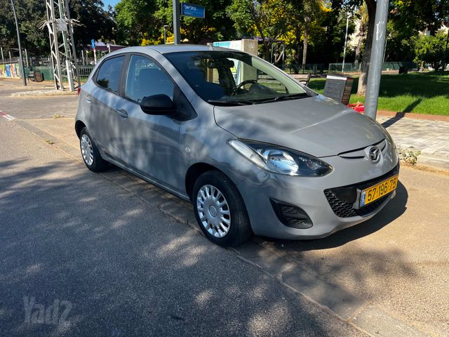 מודעת רכב מאזדה 2