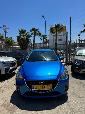 מודעת רכב מאזדה 2