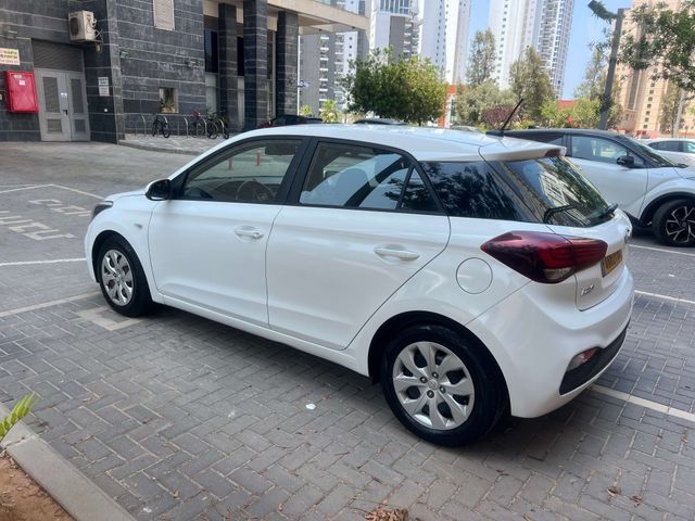 יונדאי i20