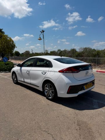 יונדאי איוניק