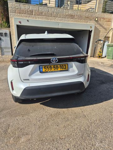 טויוטה יאריס קרוס