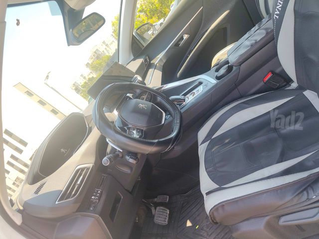 פיג'ו 5008