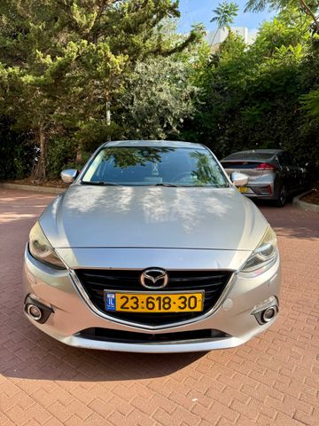 מודעת רכב מאזדה 3