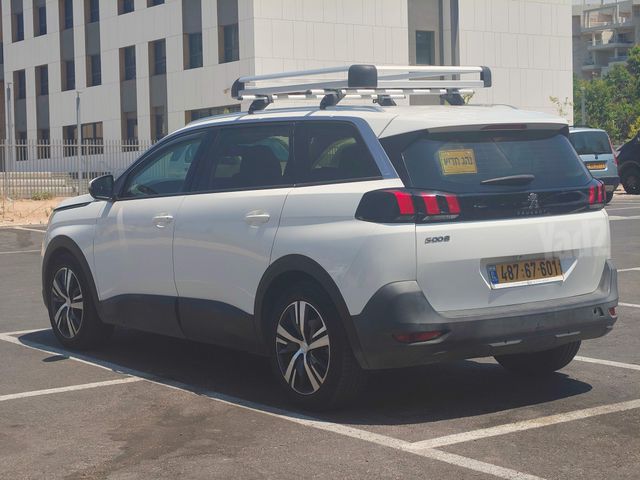 פיג'ו 5008