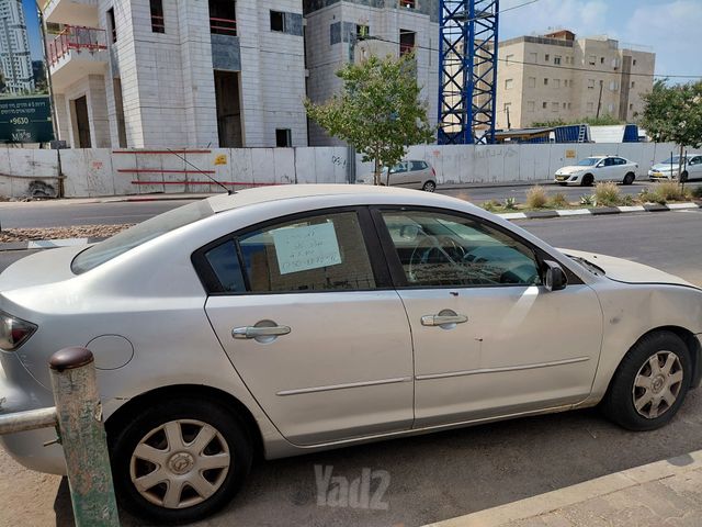 מודעת רכב מאזדה 3