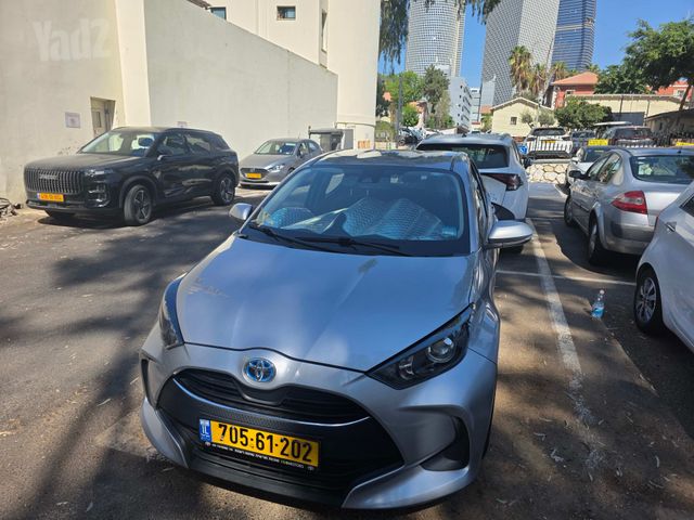 טויוטה יאריס