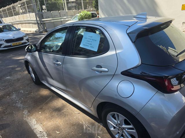 מודעת רכב טויוטה יאריס