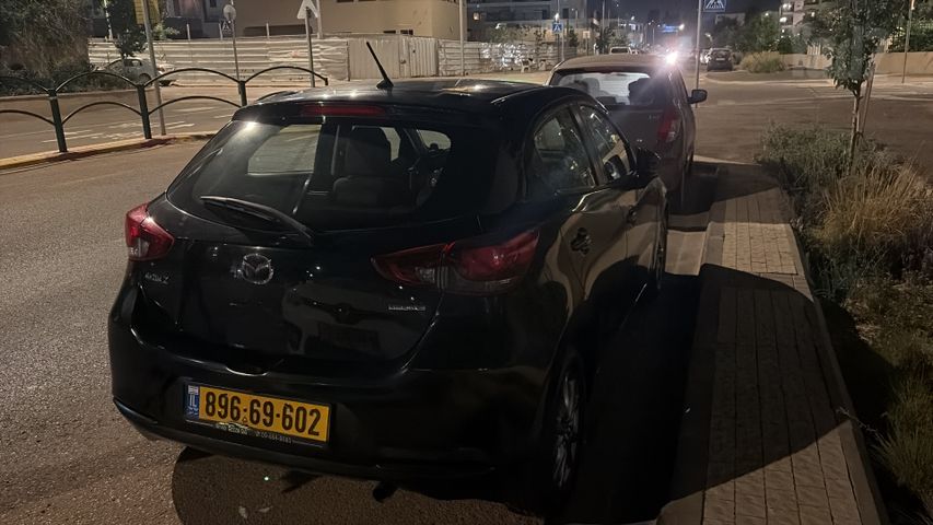 מודעת רכב מאזדה 2